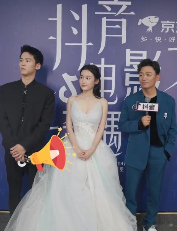 我始终认为是个很真诚的演员，即使他如今已经在演艺圈很有名气与地位，但他作为一位电