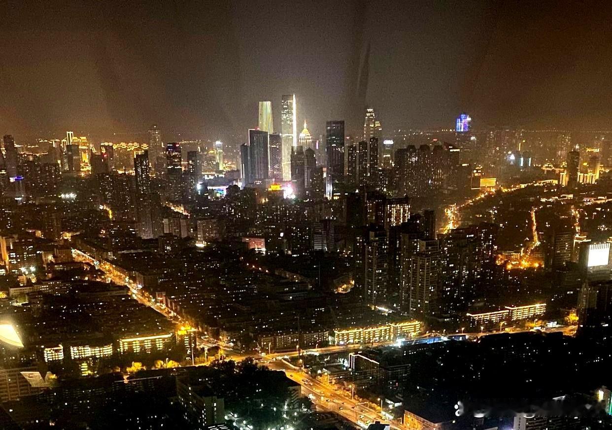 沁園春·平原听雨寄半山意
孙延东

 
小序：常听《半山听雨》之曲，每生悠然之念