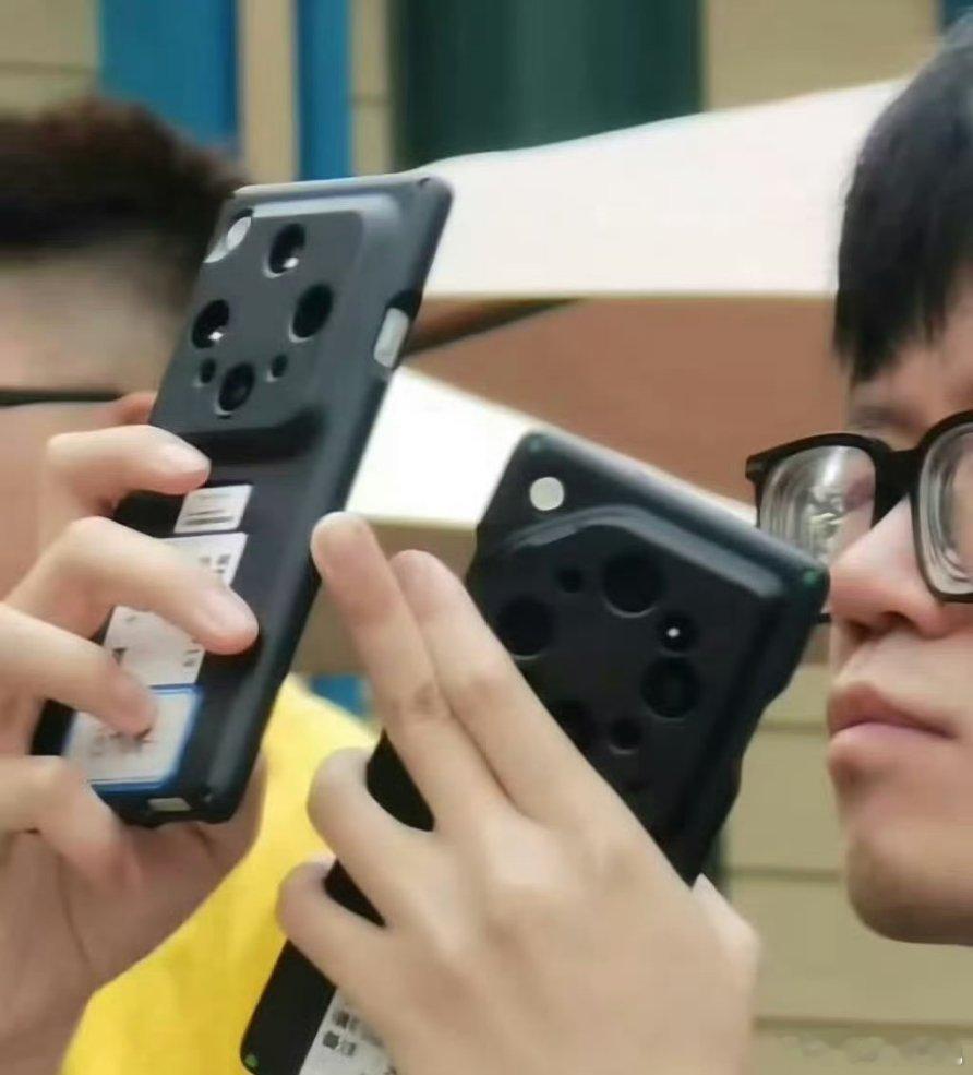 据说这是大家期待的OPPO Find X9 Ultra上代一样的圆形摄像头不是X