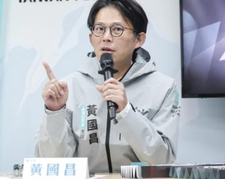 黄国昌曝国民党“立委”私下反对“倒阁”

民众党主席黄国昌今天下午在记者会上透露