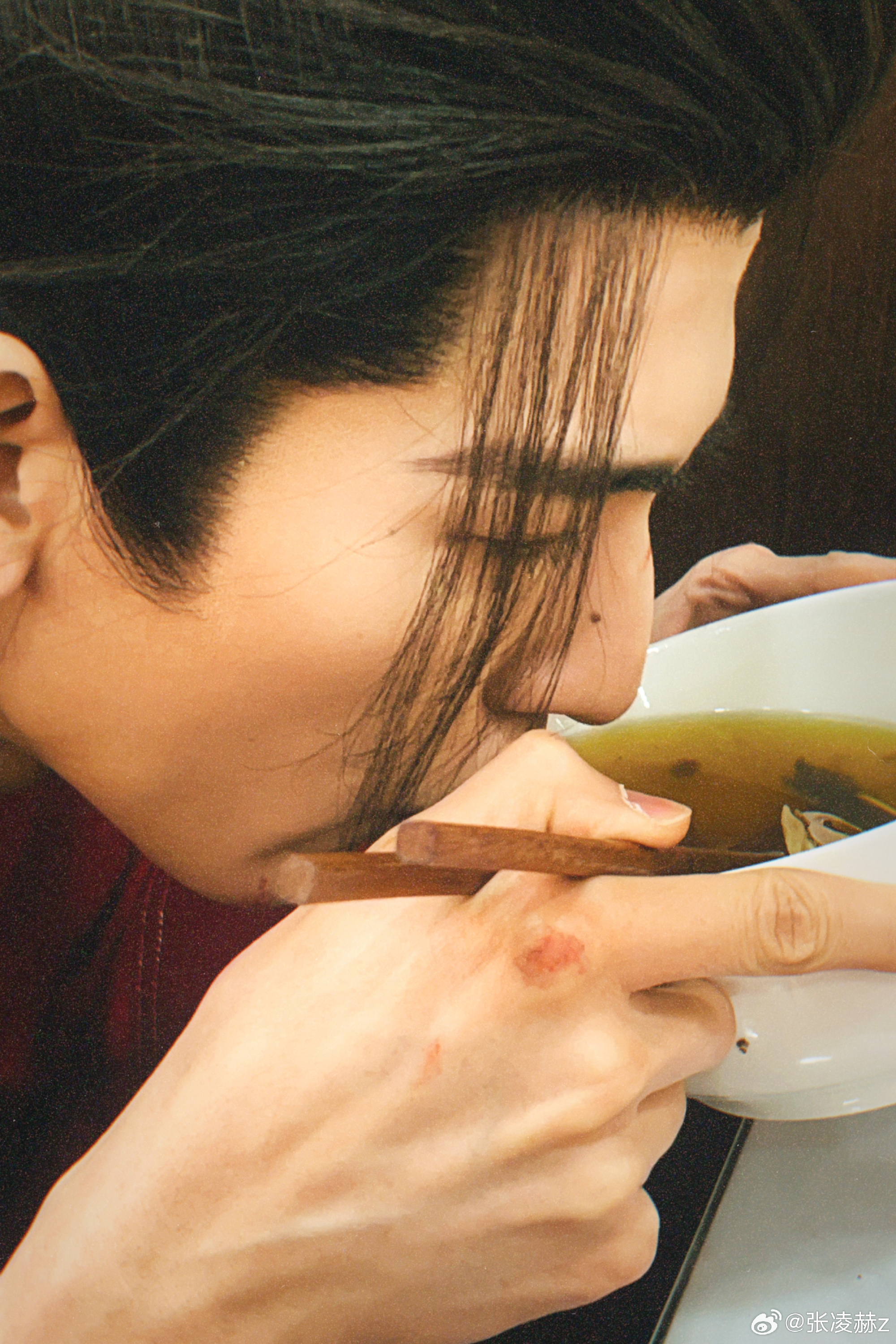 张凌赫张凌赫说谢谢喜欢谢征的你们张凌赫说谢谢喜欢逐玉我们不说再见张凌赫逐玉收官小