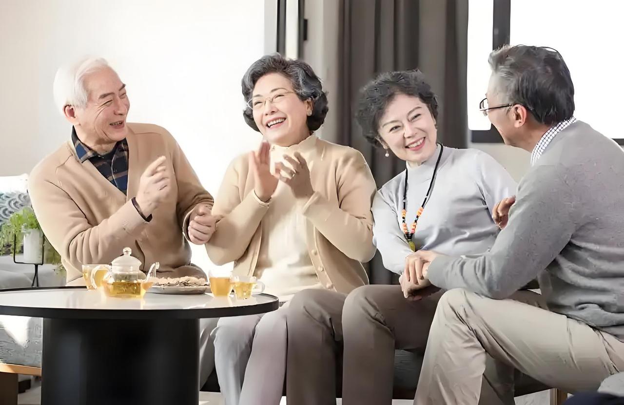 现在进入智慧养老行业怎么做? 想进入智慧养老行业，别只盯着养老院和智能设备研发。