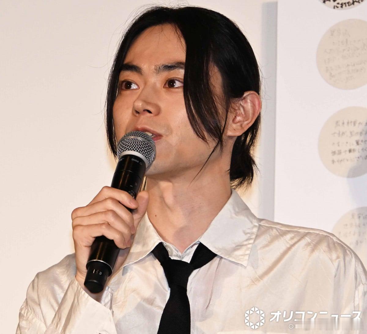 本木雅弘吉高由里子菅田将晖出席了电影《黑牢城》公开御礼舞挨。 