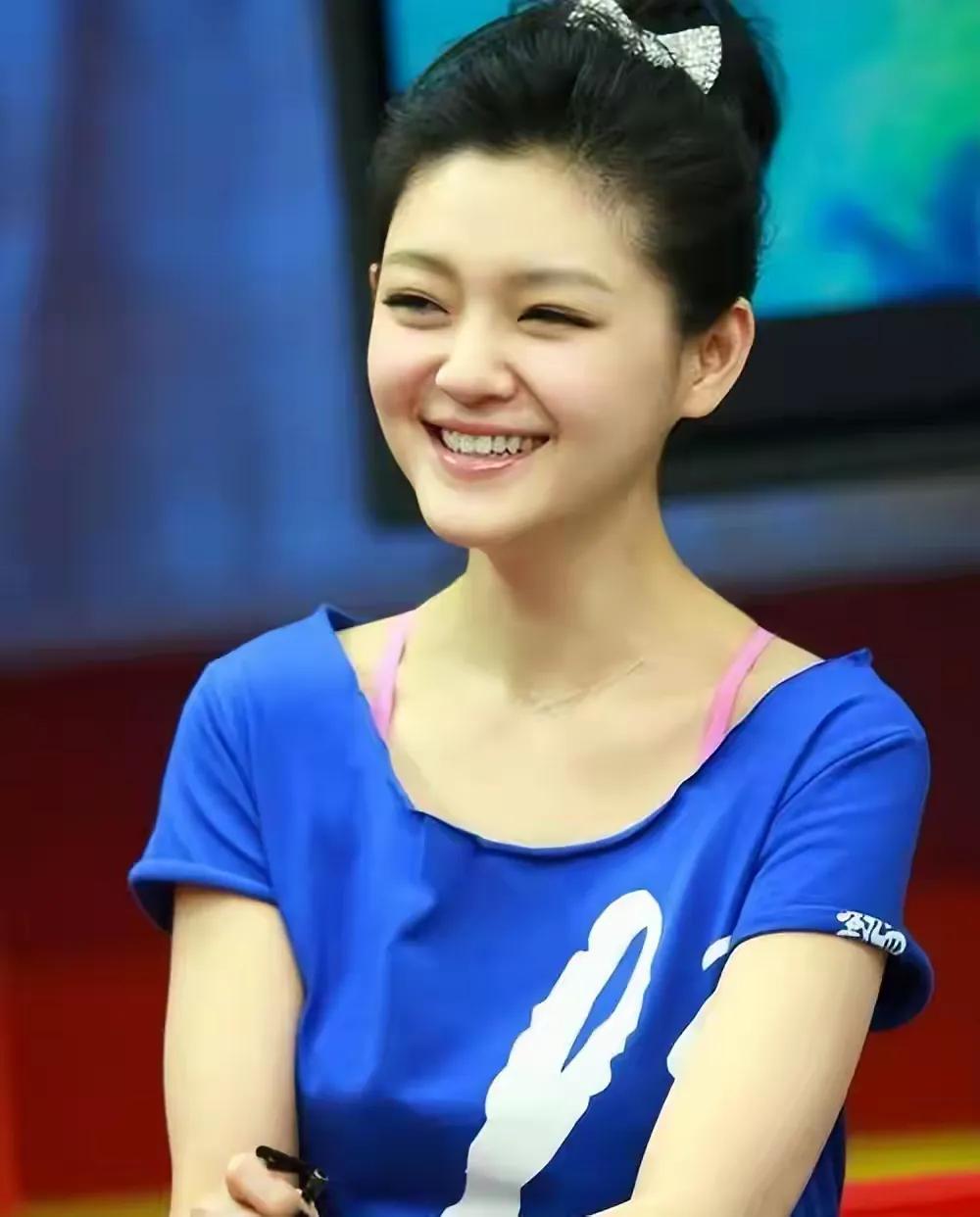 不得不说曾经的她真的很美，先不说演技怎样，就这颜值真的是没得说，在娱乐圈那也是名