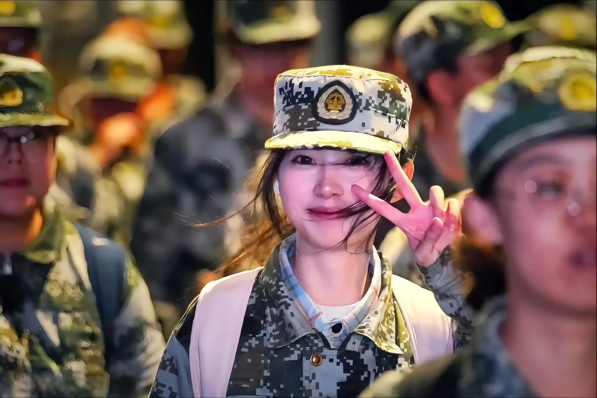 那年我刚刚大一 女主