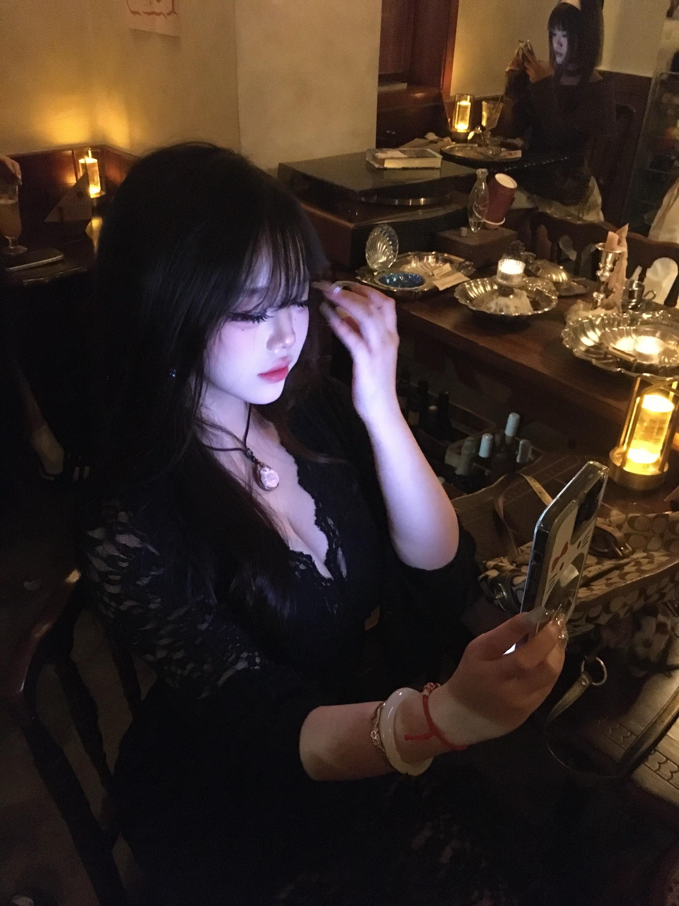 我的酒量是五杯威士忌酸或者你叫我的名字。
