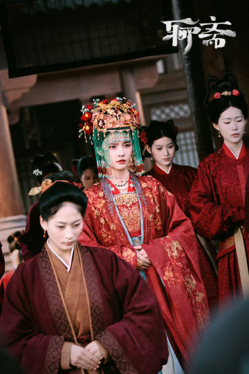 林允红嫁衣鬼新娘  天哪，真的是不允许大家还没有看林允红嫁衣女鬼聊斋味  感受到