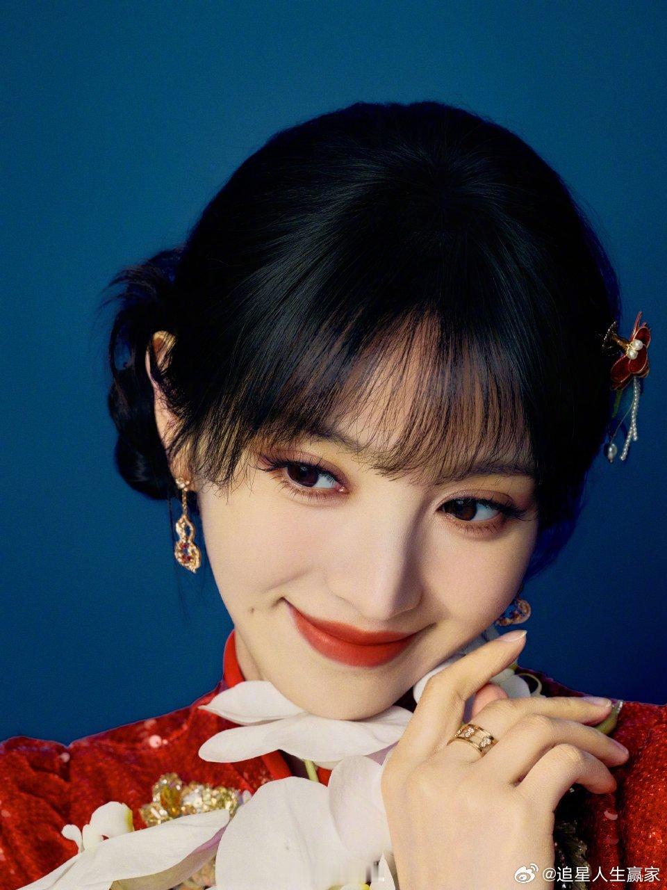 田曦薇春晚洋娃娃造型这太萌了 女年糕娃娃 