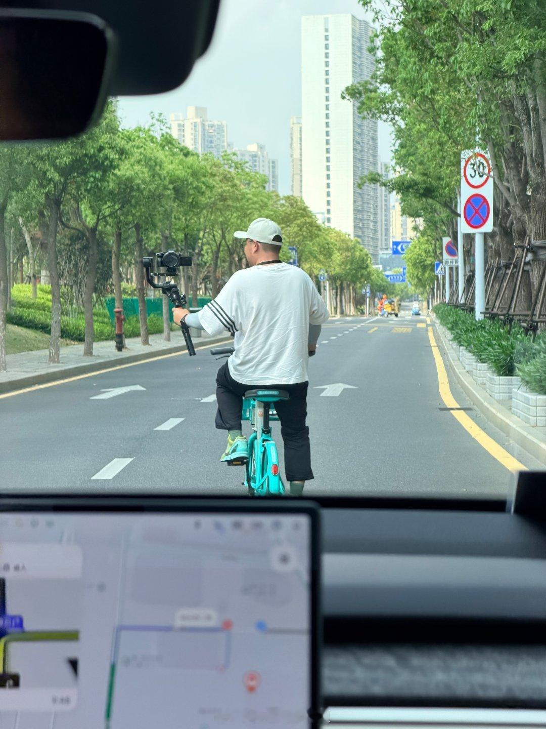 不让飞无人机以后，我的摄像在努力的拍出运镜的感觉守艺人！老霍随便聊