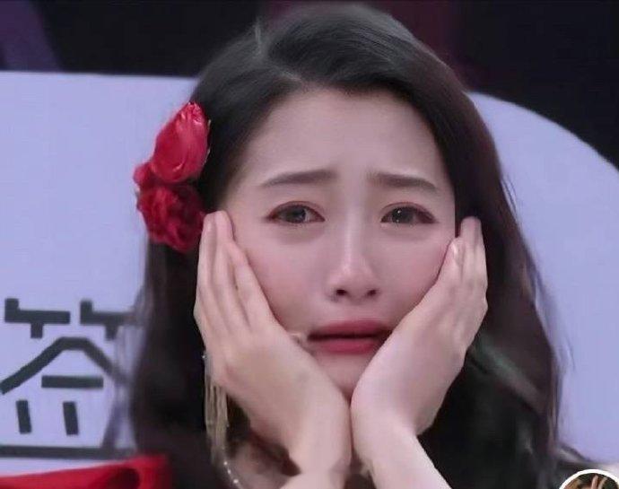 #代入一下关晓彤# 她都快吓死了，要只是单纯的贵还好说，但是这是五年的科研成果，