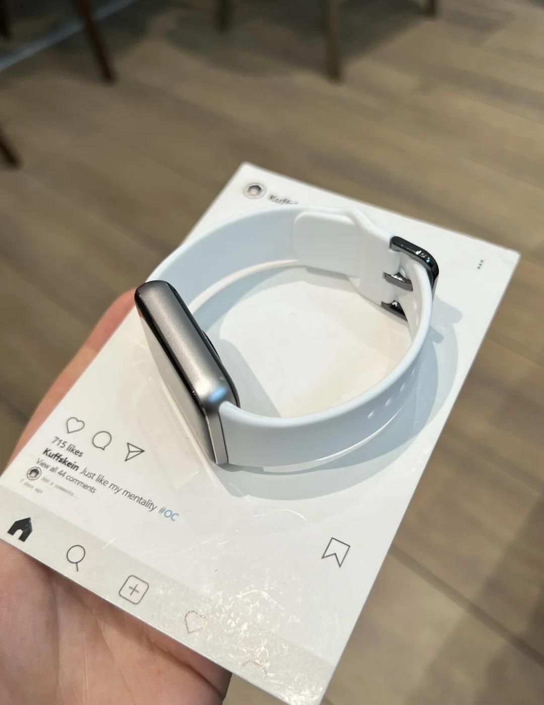 小米10pro～🤍白色的浪漫！好piu亮
白色液态硅胶+小米10pro
简约即