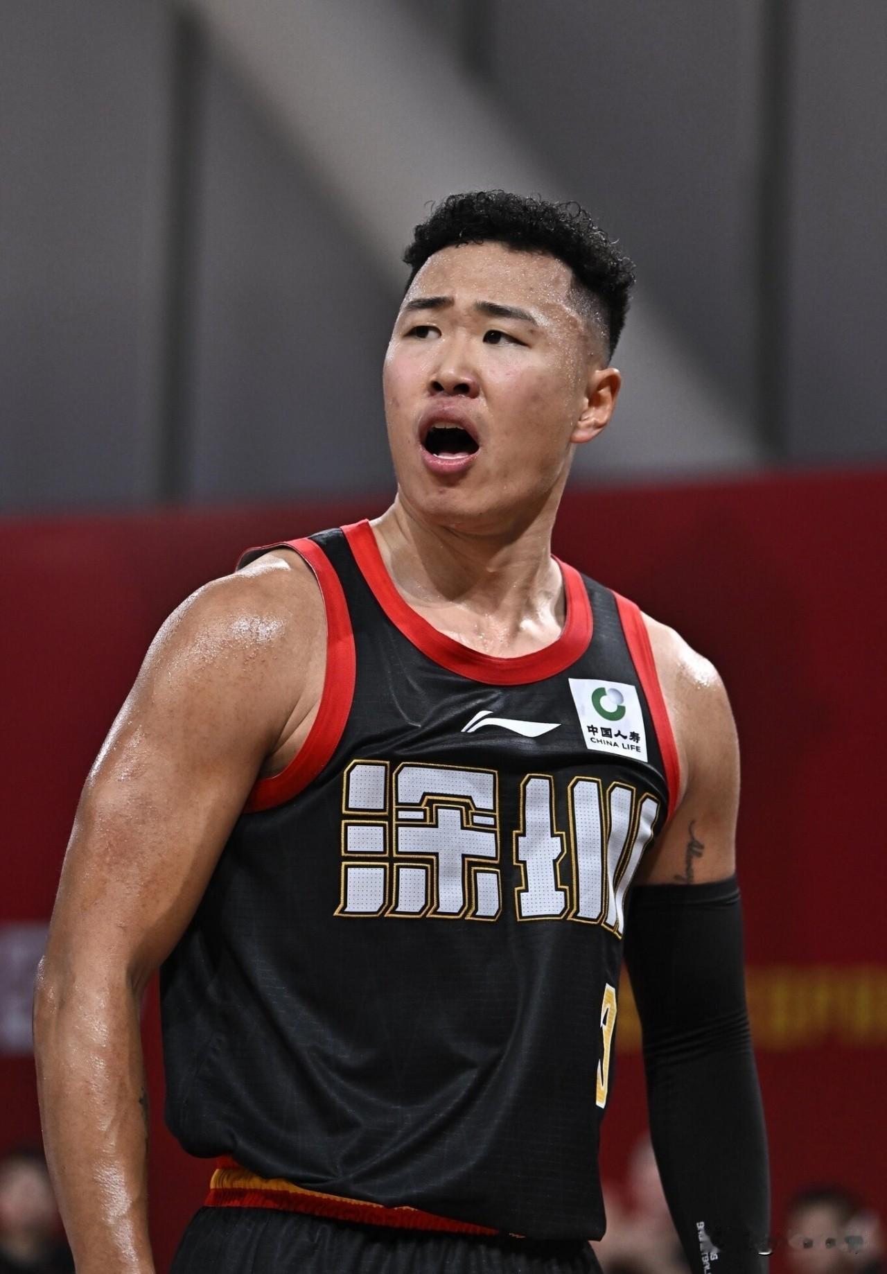 这还进不了国家队？贺希宁爆砍43分却无法打动郭士强教练!

在今晚深圳与上海队的