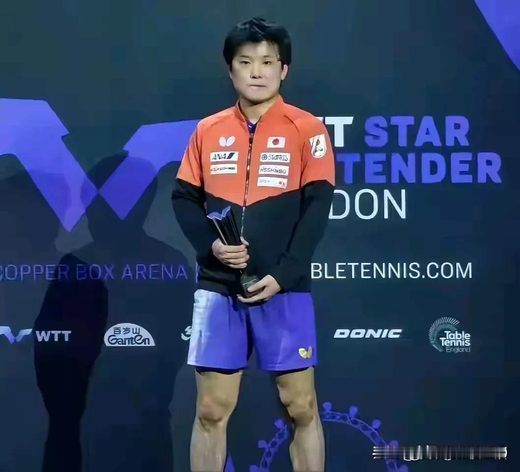 连邱党都打不过，领奖台上张本智和这张脸从头黑到下台！
我以为没有了中国选，巴西的