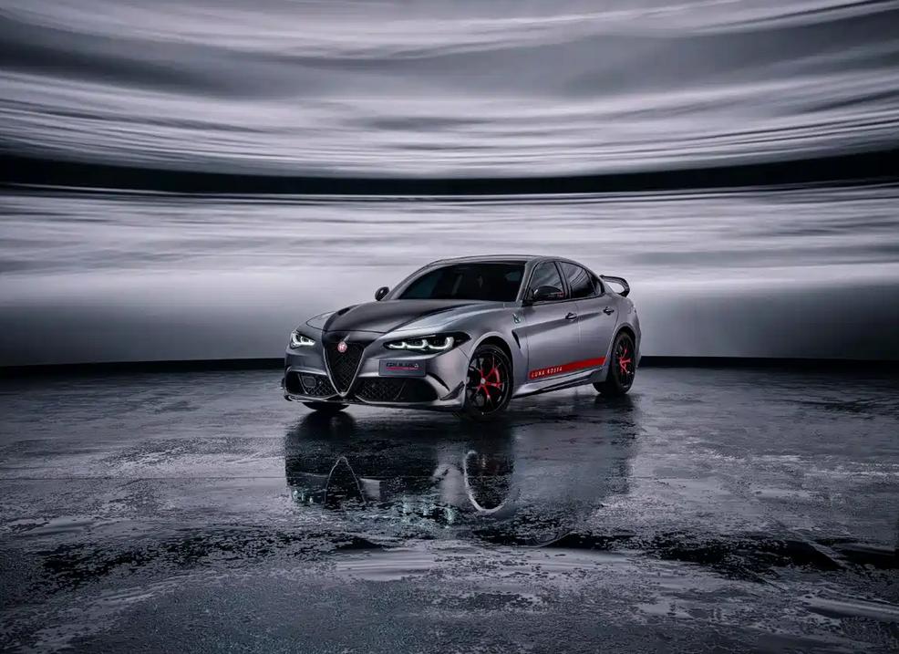 这尾翼设计，一言难尽呐！阿尔法·罗密欧Giulia朱丽叶四叶草特别版官图发布
日