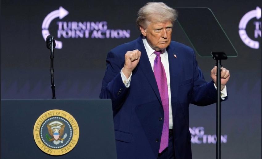 美媒：特朗普召开白宫战情室会议，商讨霍尔木兹海峡危机及美伊谈判。

      