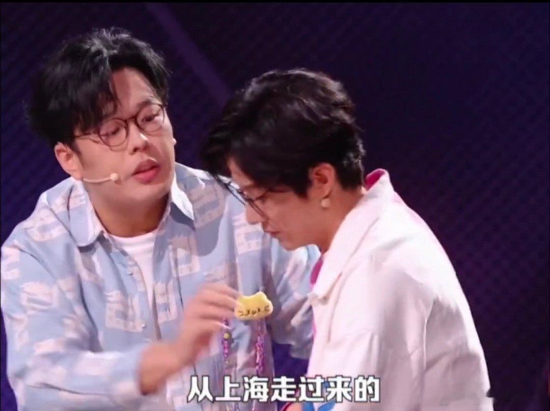 爱冒险的贝尔原来是玲娜贝儿脱口秀和ta的朋友们 万万没想到贝尔还有两个版本，大众