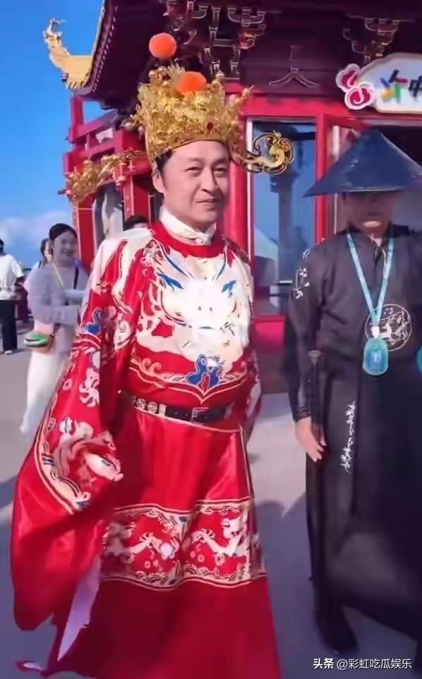 马景涛现任喊话前妻，看看怎么回事！

64岁马景涛经常在景区接npc的活，尽自己