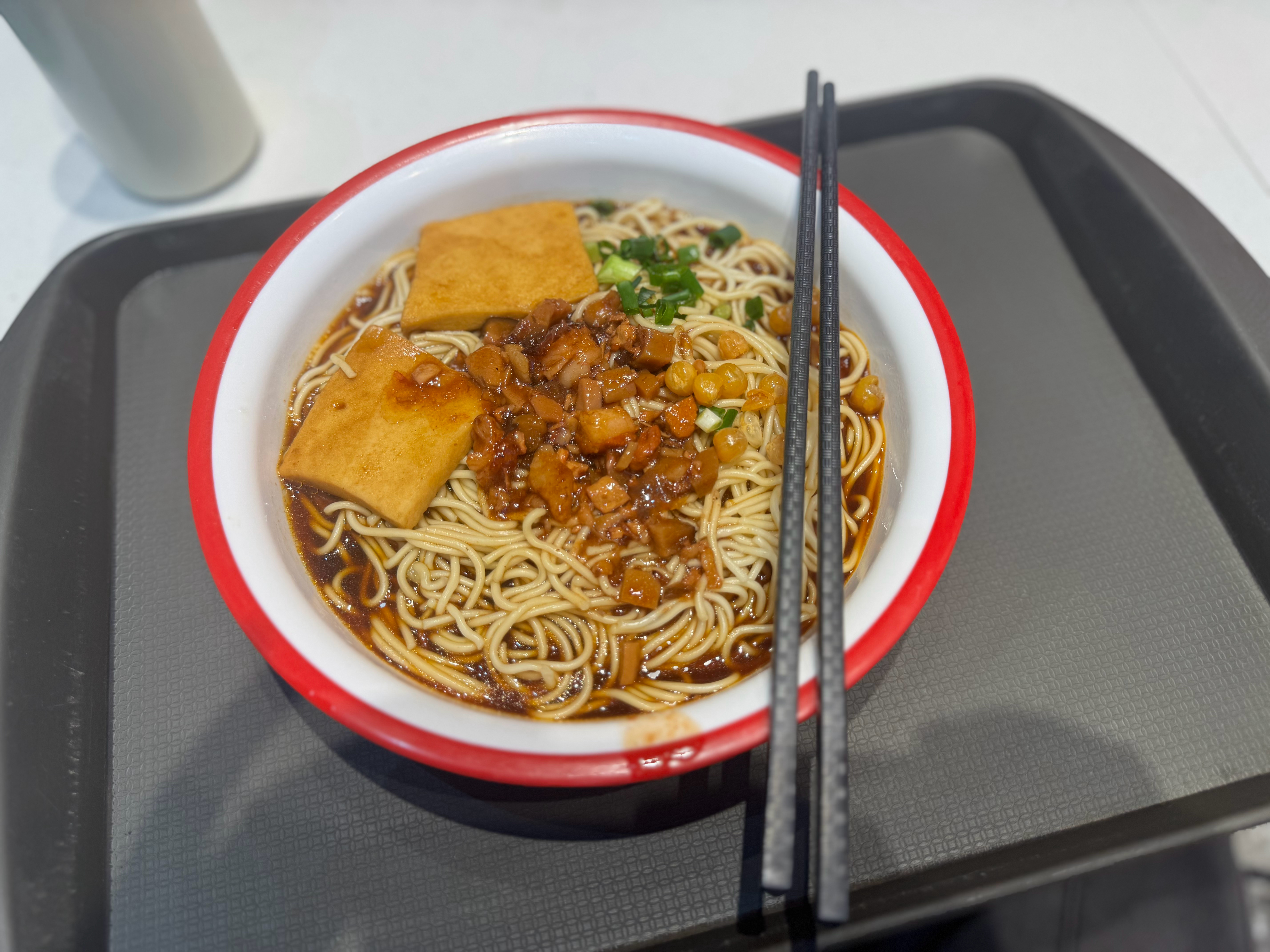 机场一碗面，是最能解决问题的！！！哈哈回家啰～