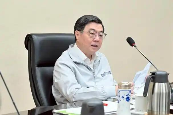 台“行政院长”卓荣泰正式作出宣布，7月18日，台湾地区行政机构负责人卓荣泰出席“