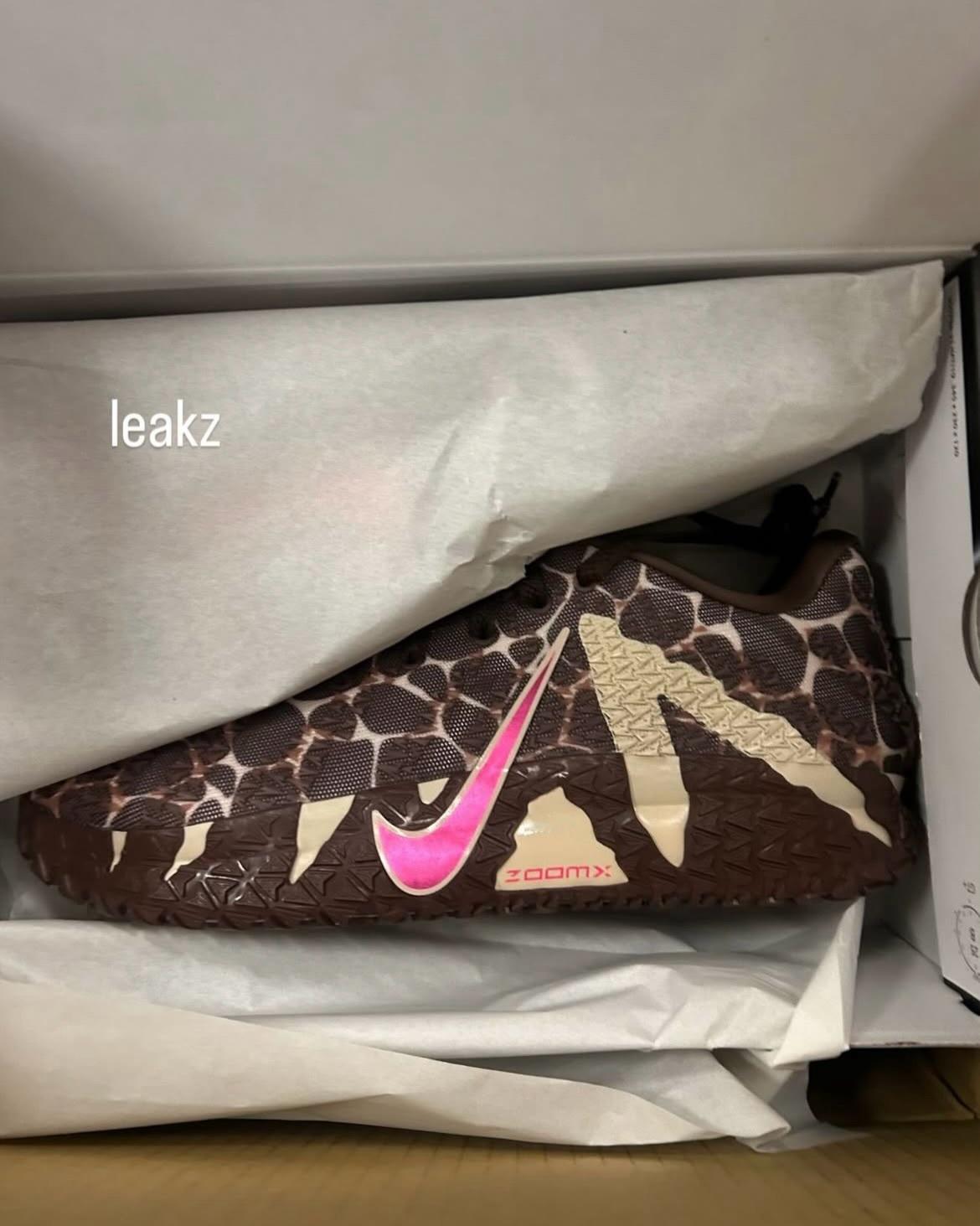 莫兰特晒出了Nike Ja 3 “Ja Raffe” PE。“Ja Raffe”