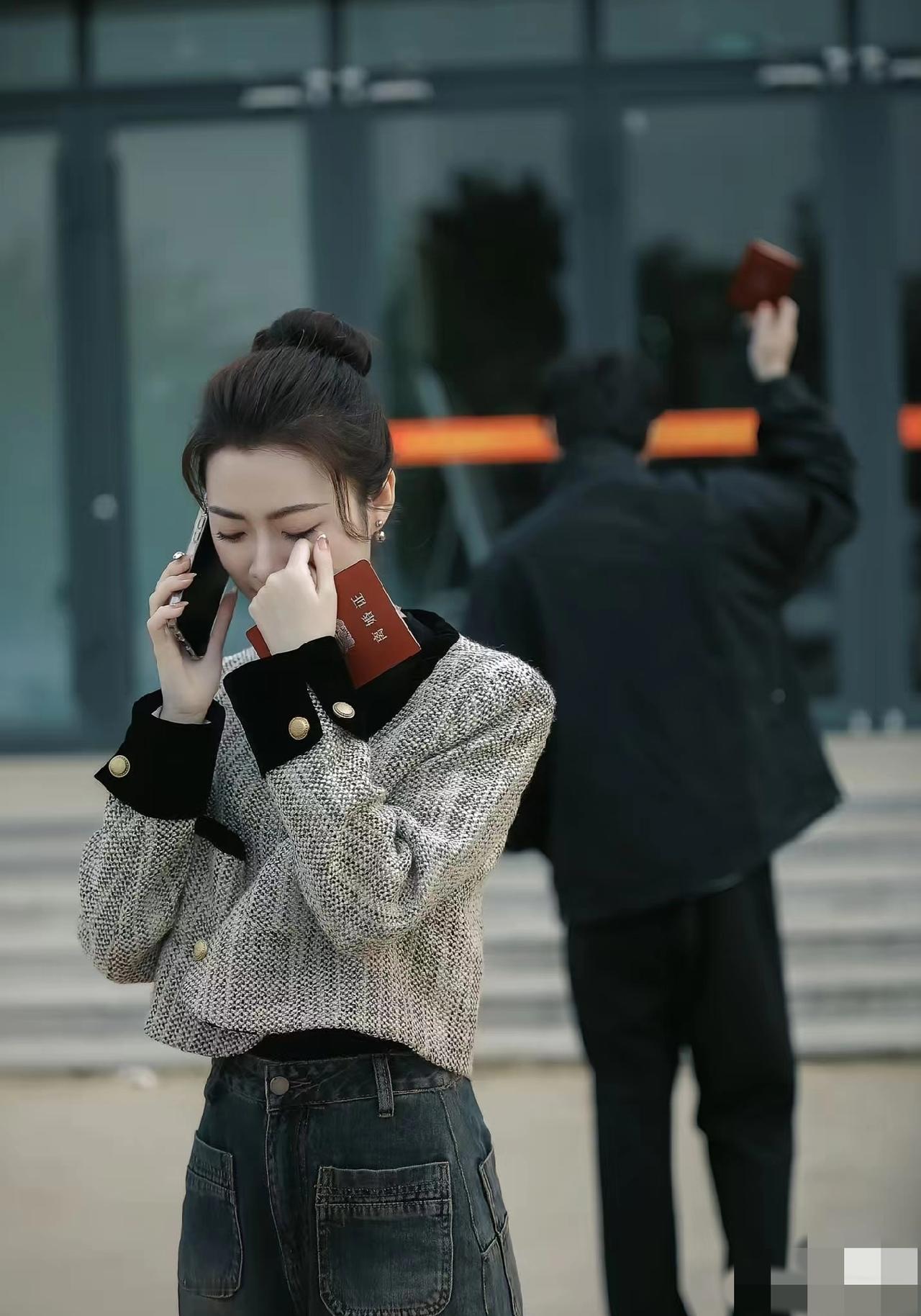 总听人说过不下去就离婚，
换个人过就好了
可真相哪有这么简单？无非是换个人脱了衣