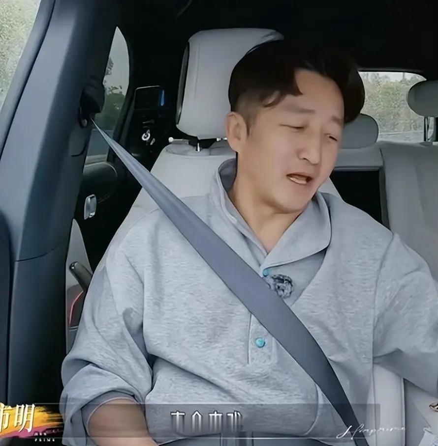 邹市明冉莹颖已还清3家银行欠款比起欠债就跑路的明星强太多，卖房带伤接活实打实还钱