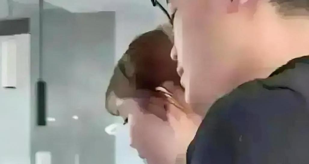 彩礼18万，婚车宝马，一场婚检让即将步入婚姻的姑娘当场决定退婚。这个选择看似“傻