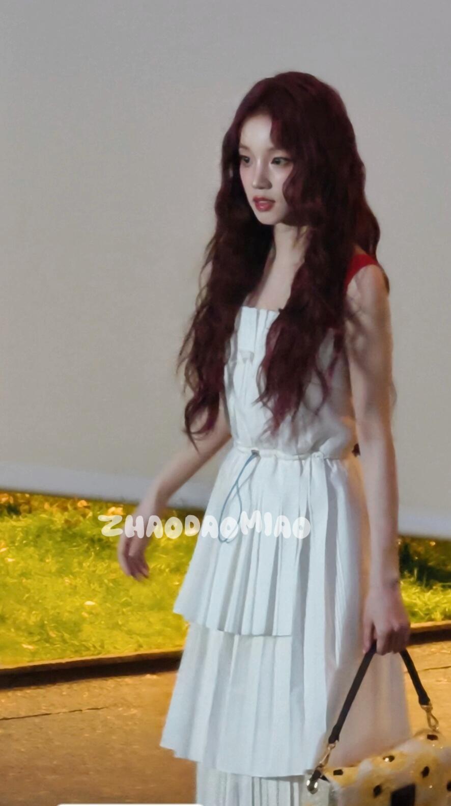 太漂亮了这个雨琦！！宋雨琦白裙卷发造型宋雨琦fendi造型