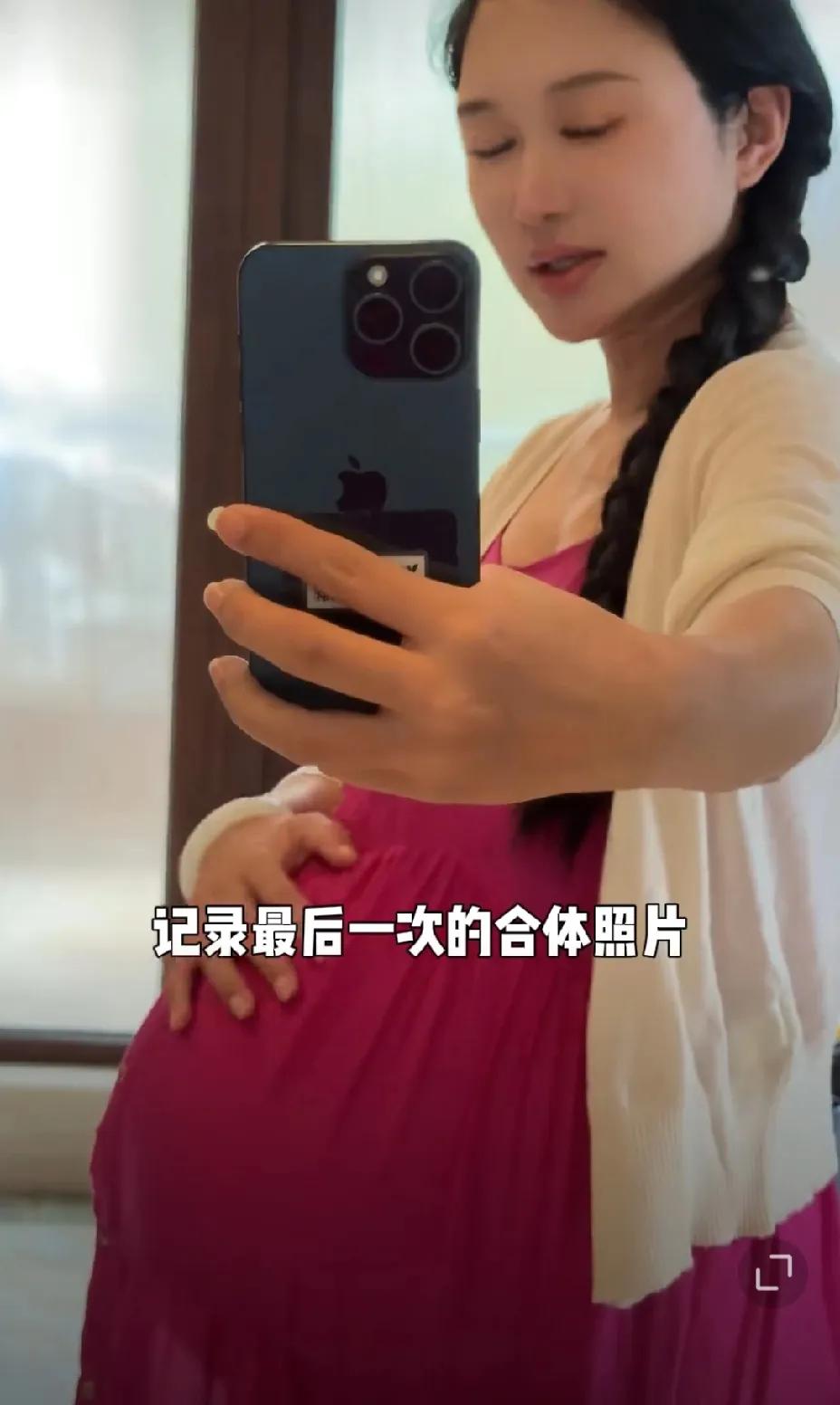 43岁的杜星霖，入院待产了，老公张纪中全程陪同，但是却累得睡着了。杜星霖还吐槽，
