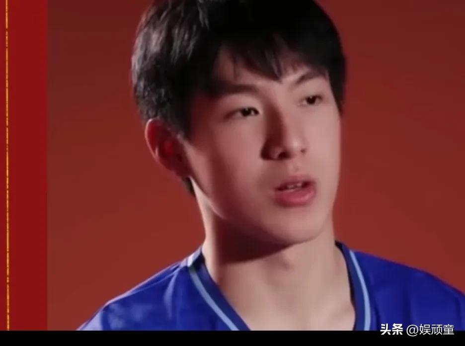 温瑞博真的很善良！
他采访中提到联赛赢下樊振东后没有庆祝的原因，一方面他觉得单枪