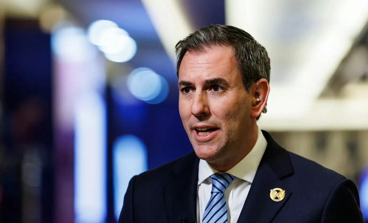 想左手卖中国铁矿，右手卖美国稀土！澳国库部长：“澳大利亚有能力在中美之间保持平衡