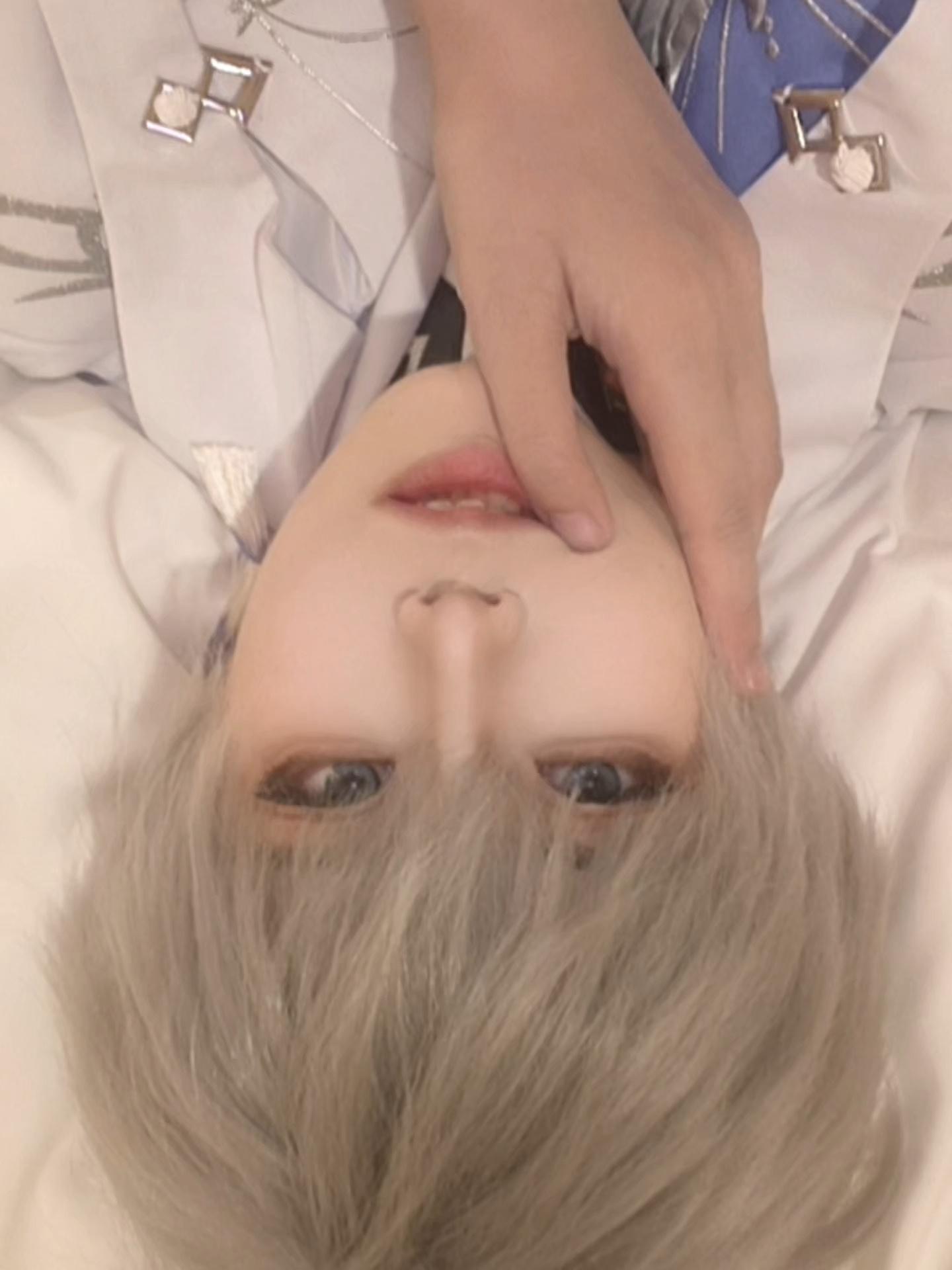 沈星回[超话]  COS｜沈星回“手感..很好吗？”cos沈星回恋与深空 ​​​