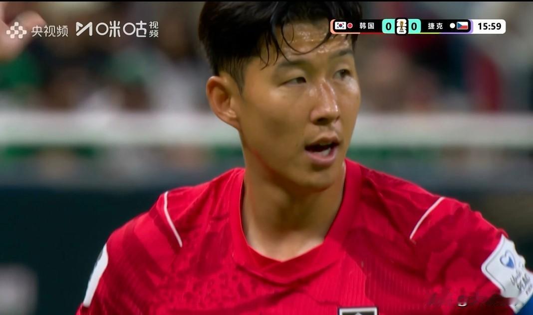 韩国🇰🇷队2：1逆转捷克🇨🇿队，隔空打脸了董路的541蹲坑开大脚战术，再