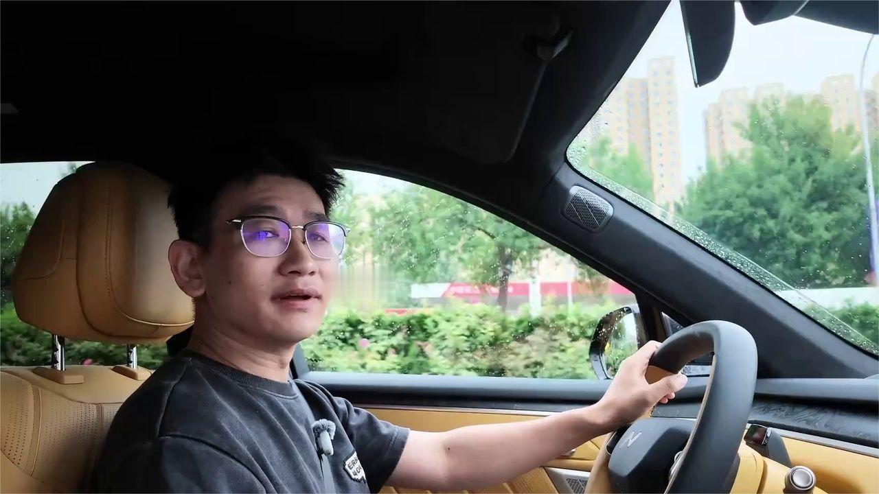 蔚来ES8平替 试驾乐道L80