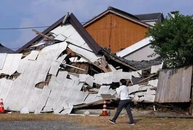 熊本地震灾民等来"冒牌自卫队"！5100名真自卫队救灾，一群"冒牌货"却在背后偷