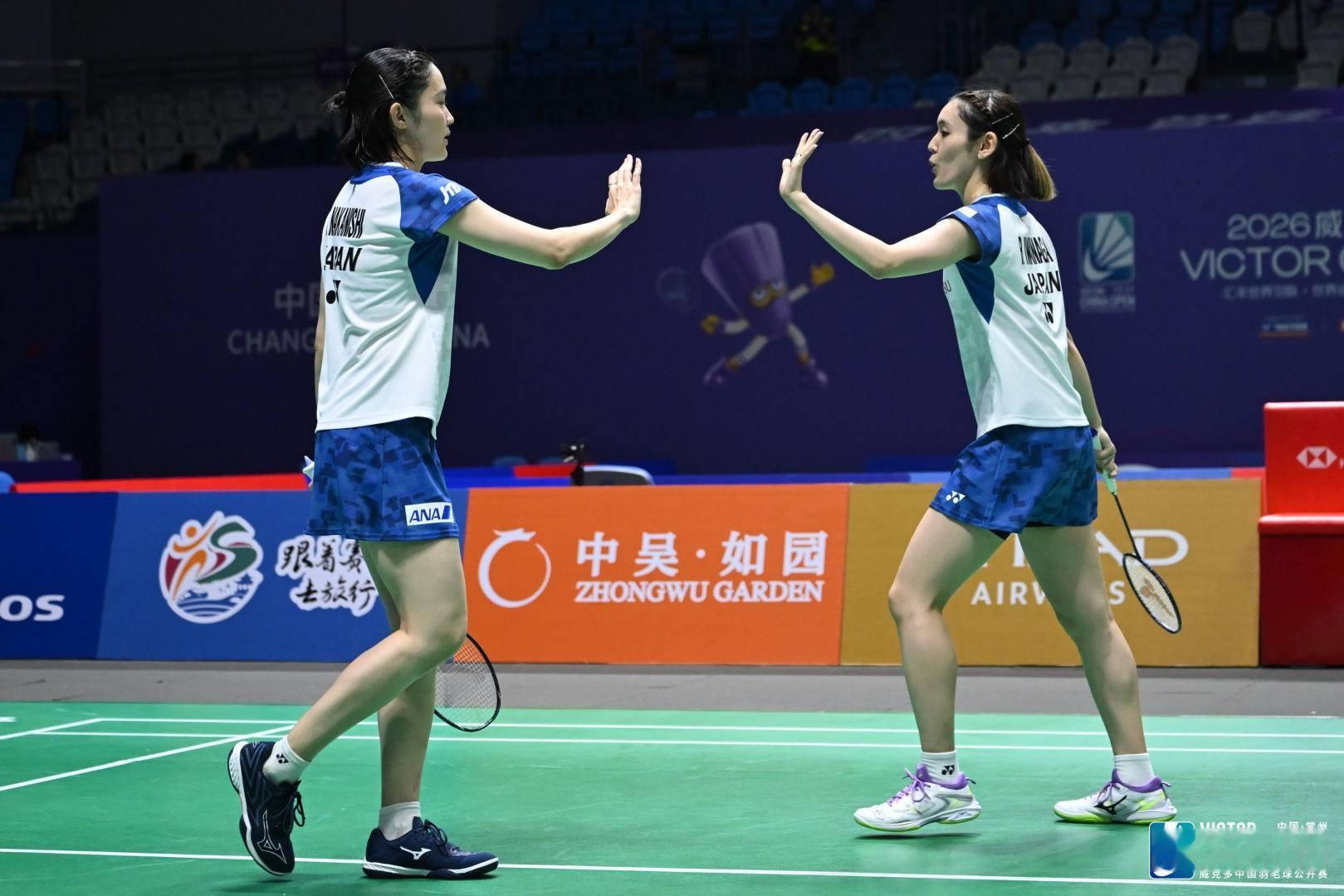 岩永铃/中西贵映🇯🇵 21-10、21-11 🇹🇷本吉苏/茵琦下轮：白荷