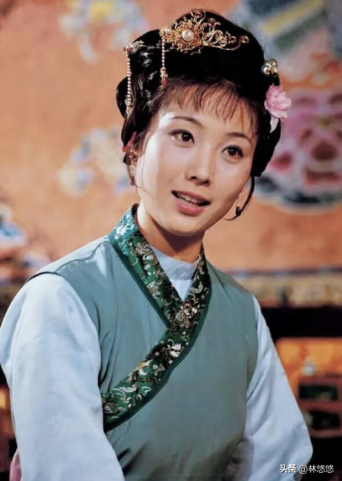 《红楼梦》里鸳鸯拒婚，其实也是她站队贾母的立场吧。
贾赦想娶她，摆明了是图贾母的