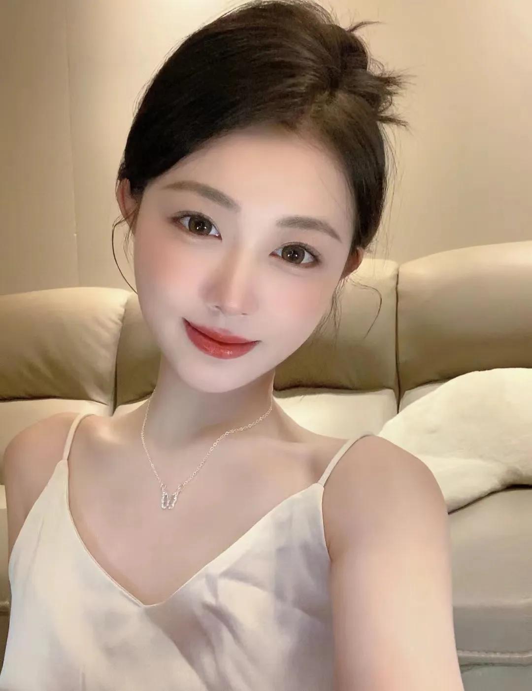 顾行长的女同事们——婷妃周幼婷，我想你明媚 不要流眼泪 也不要再为蠢事后悔皱眉