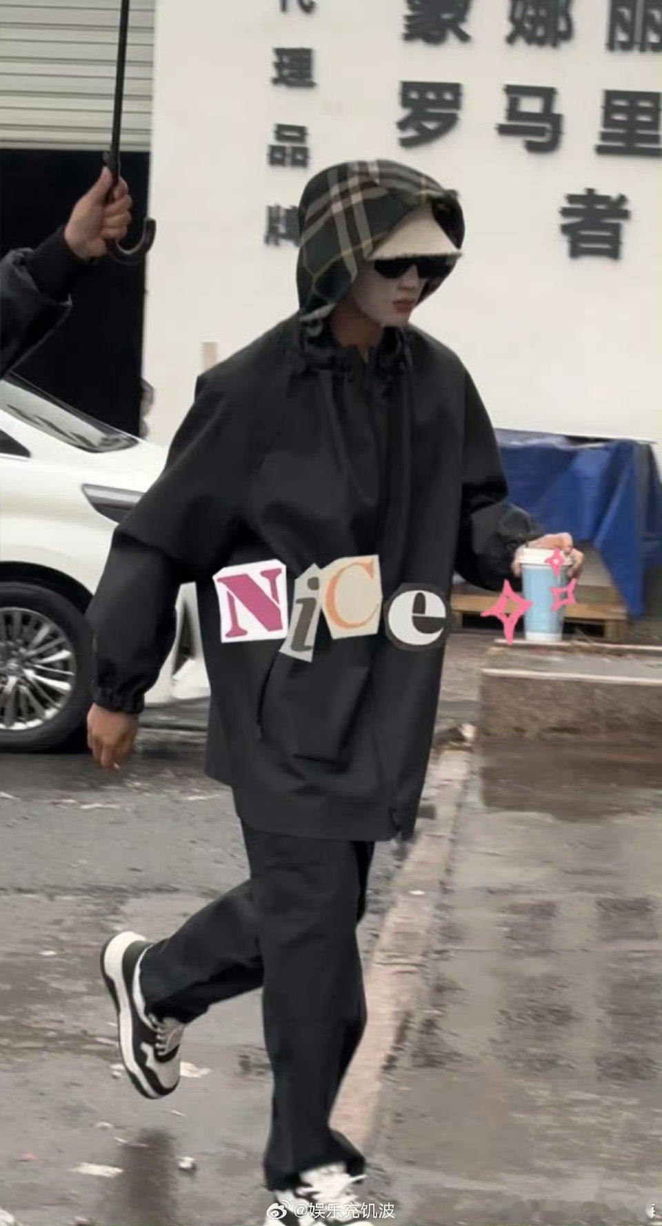 丁禹兮敷面膜上班  丁禹兮敷面膜上班，精致男孩上线啦！期待小丁新剧[哇] 丁禹兮