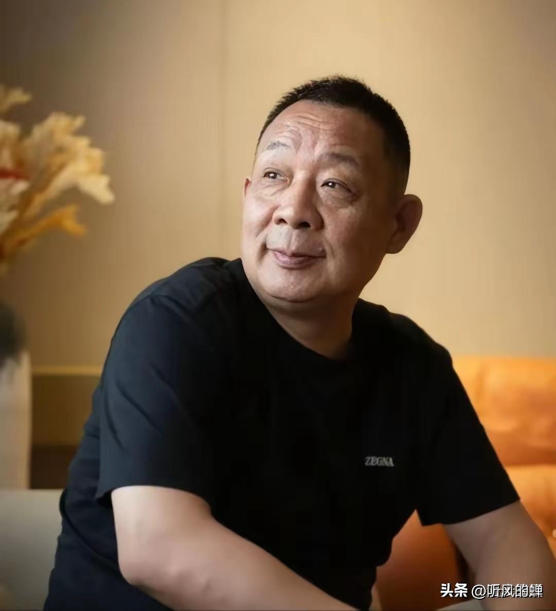 年底关闭年盈利上亿利润的门店，于东来的取舍让人深思。
 
近日，胖东来创始人于东