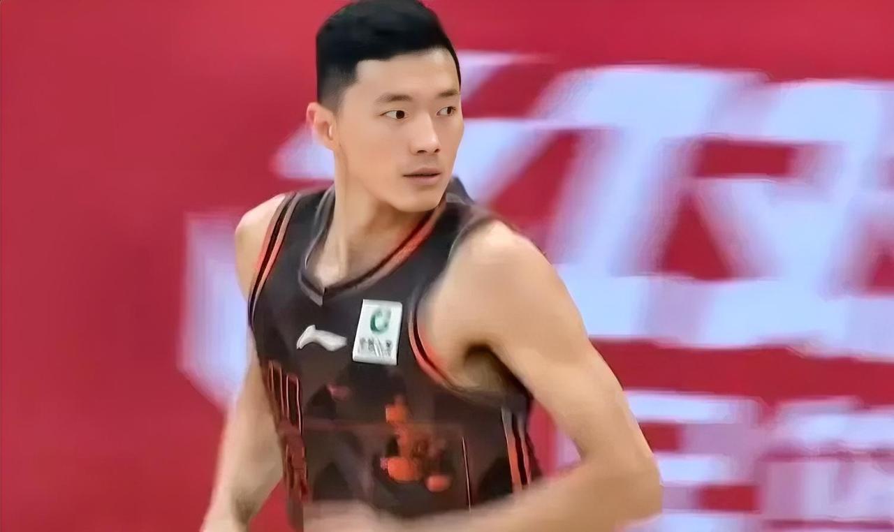 太强了！山东100-85大胜新疆，这三位球员是赢球功臣！
1. 克里斯，山东内线