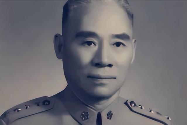 1950年，顾祝同跑到台湾后，他的死对头陈诚就上报蒋介石，说：“总统，顾总长德高