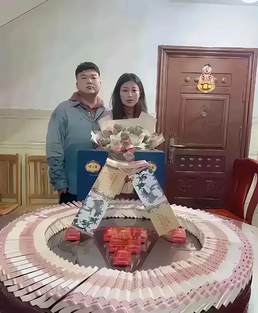 不是都订婚了吗？为什么双方看上去都不是很高兴呢？女的是不是没有能够嫁给喜欢的人而