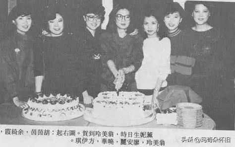 🎆图说翁美玲｜生日宴上的温柔瞬间，定格最美年华

这张黑白旧照，记录的是翁美玲