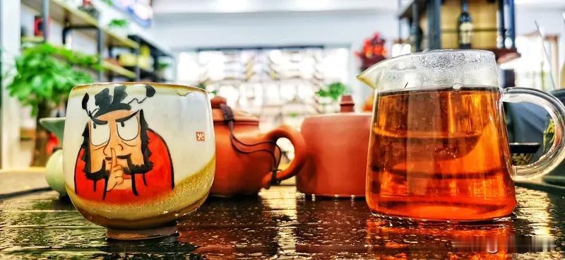 喝茶能降低糖尿病风险,你知道吗? 喝茶能降低糖尿病风险，这事儿是真的。茶叶能影响