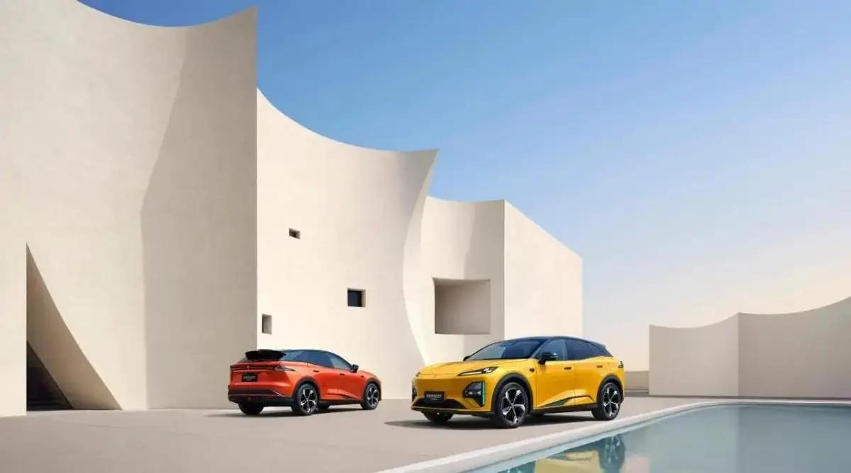 请听我一句劝，不论你买不买车，你都会感激我。
​油车20万：使用10年，油费10