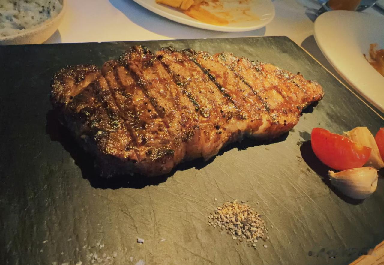 宋茜张佳宁约餐，吃得好精致！


宋茜张佳宁约餐，两个人的量就吃这么点，还说要上