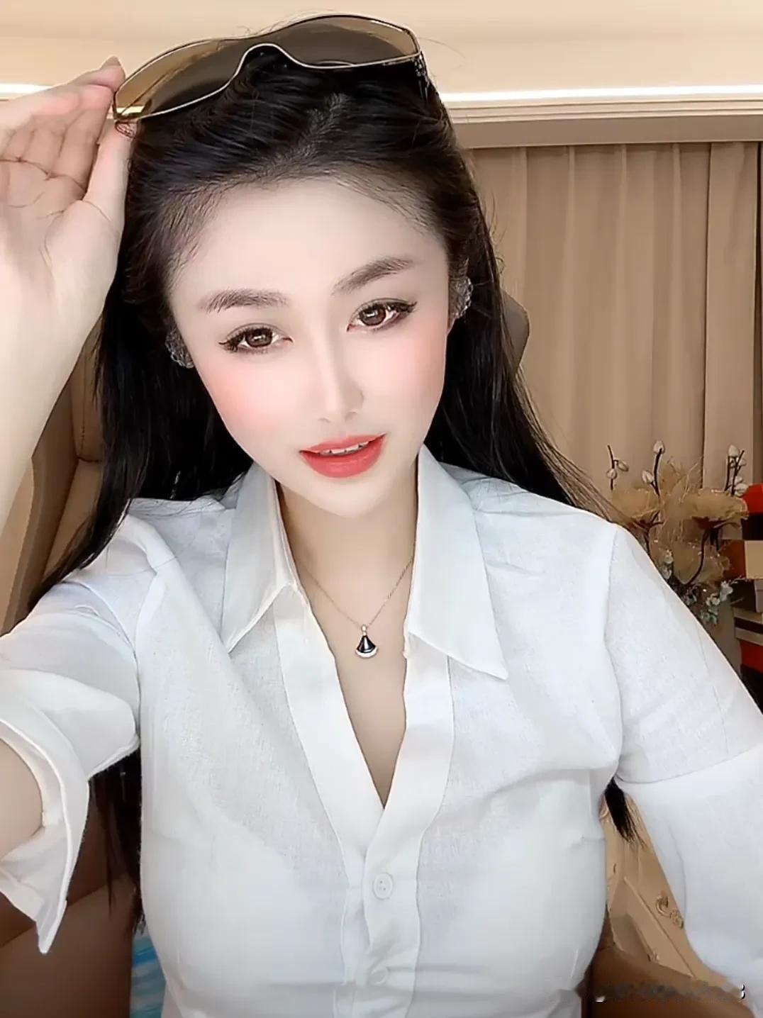 男人对情人
会有真爱吗？
若做了情人还妄想得到真爱，
答案:没有真爱，有的只是欲