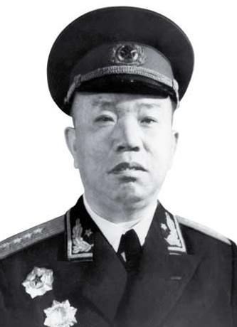 王季迟回忆父亲王树声，曾到部队探望父亲时被拦门外，填写申请表才能进入，这一经历令