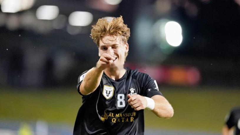 根据印尼记者Vino Alvino的报道，20岁的麦克阿瑟FC前锋卢克·维克里已